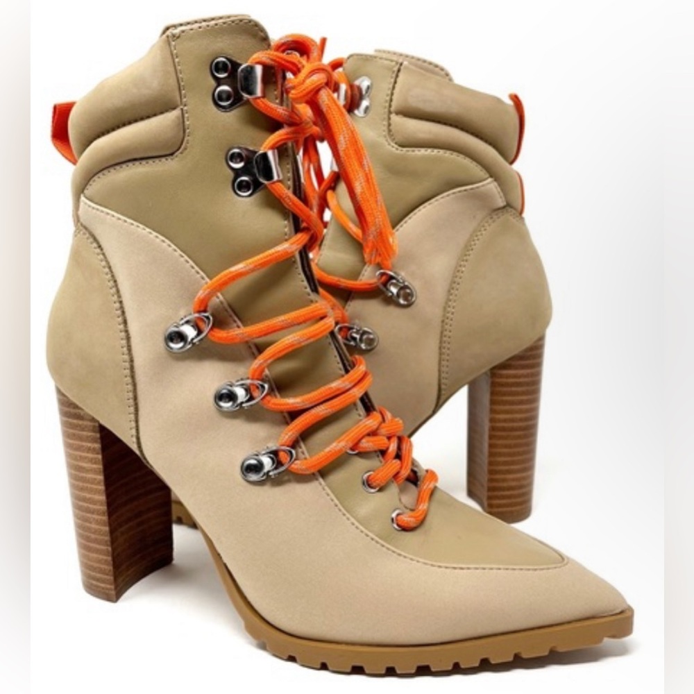 Steve Madden Karey Boot Size 9 - fits like a size 8